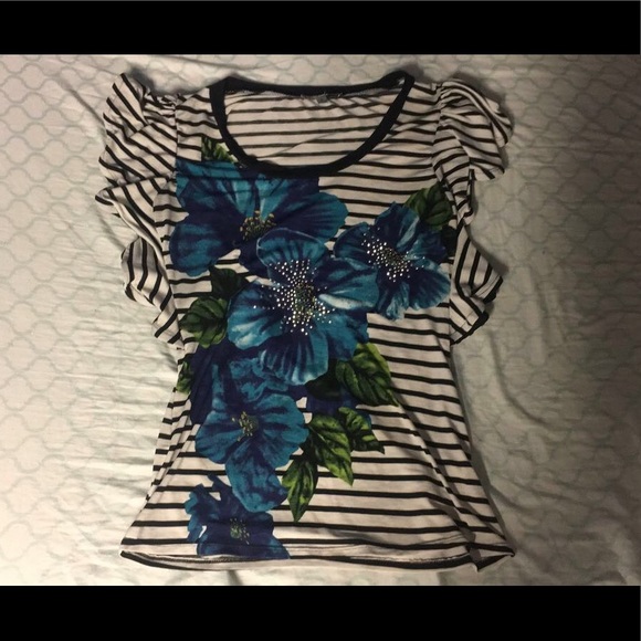 Moa Moa Tops - Stripped shirt with blue flowers on side